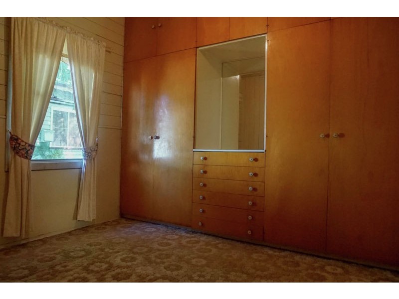 33 Albert Street, Newtown QLD 4350