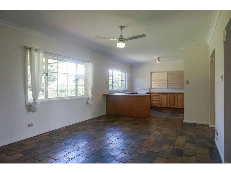 9 Flamingo Road, Highfields QLD 4352