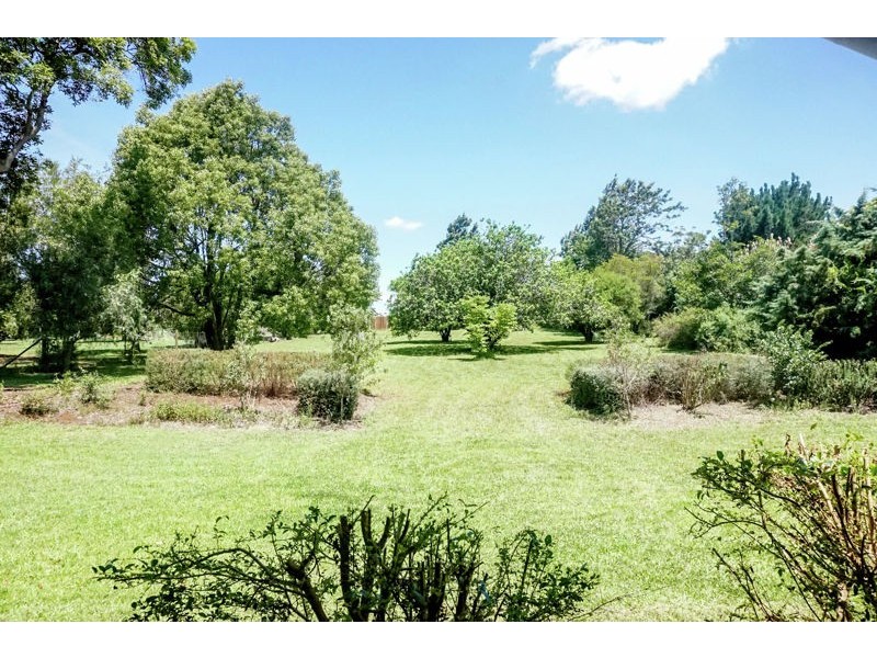 9 Flamingo Road, Highfields QLD 4352