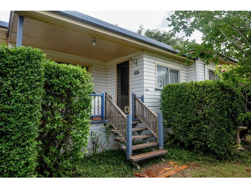 314 South Street, Harristown QLD 4350