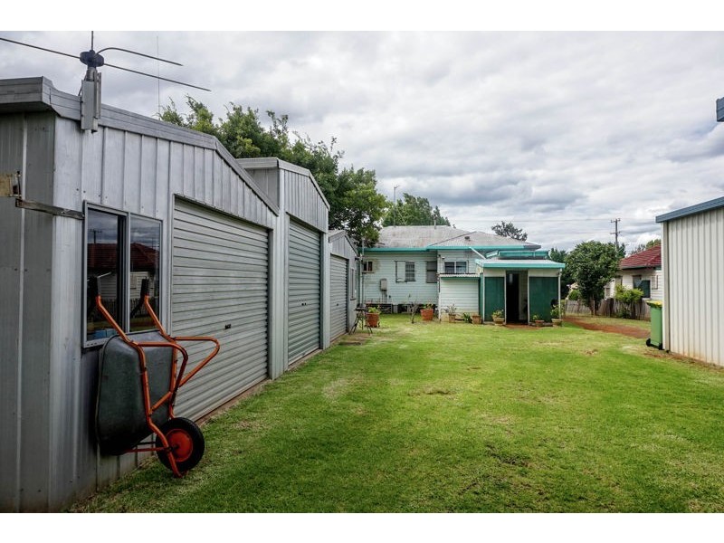 314 South Street, Harristown QLD 4350
