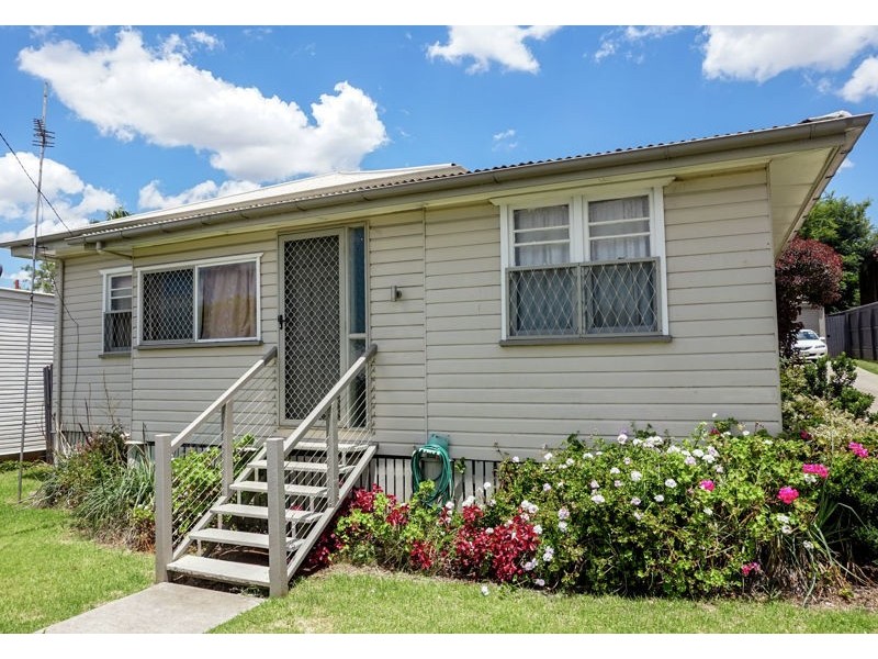 35 Helen Street, Newtown QLD 4350