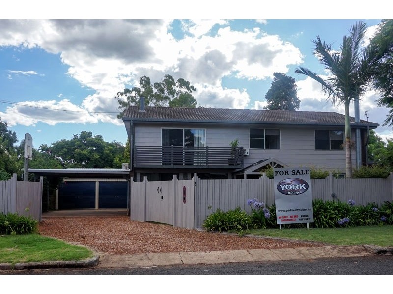 5 Talinga Street, Mount Lofty QLD 4350
