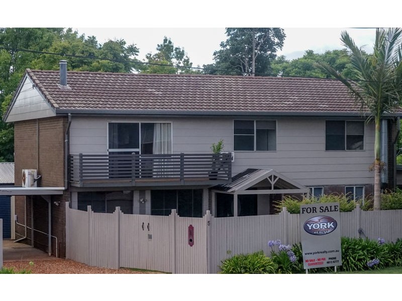 5 Talinga Street, Mount Lofty QLD 4350