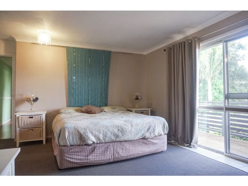 5 Talinga Street, Mount Lofty QLD 4350