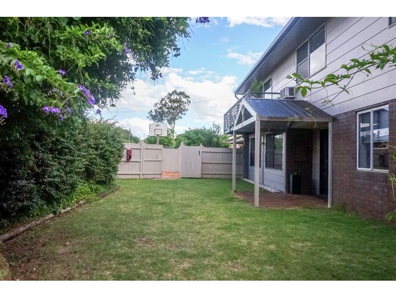 5 Talinga Street, Mount Lofty QLD 4350