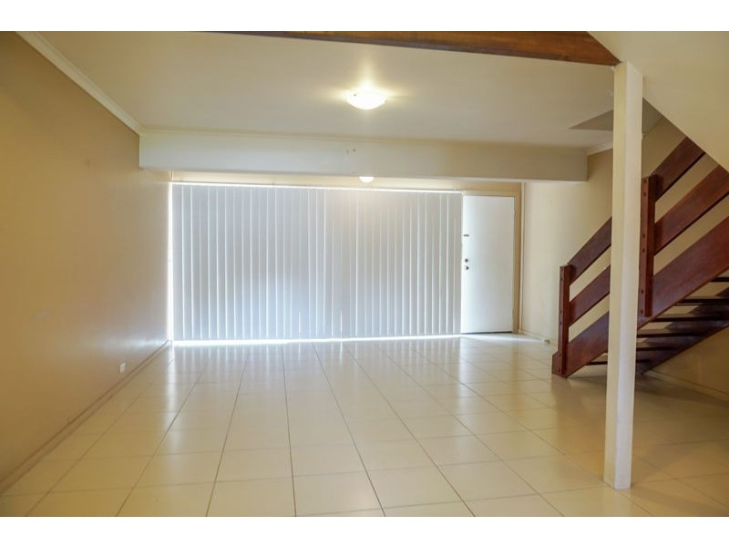 7/2 Benjamin Street, Mount Lofty QLD 4350