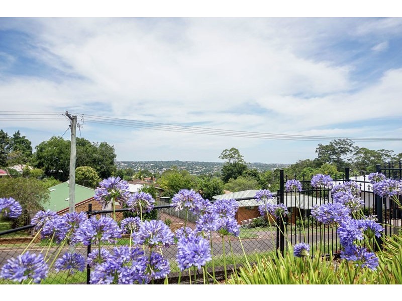 7/2 Benjamin Street, Mount Lofty QLD 4350