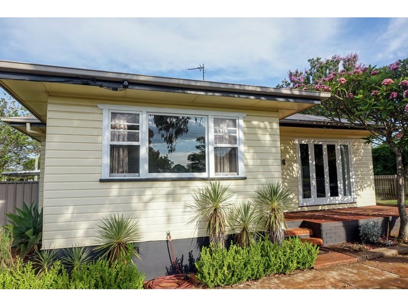 16 Henessey Street, Harristown QLD 4350