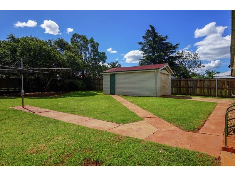 315 Tor Street, Wilsonton QLD 4350