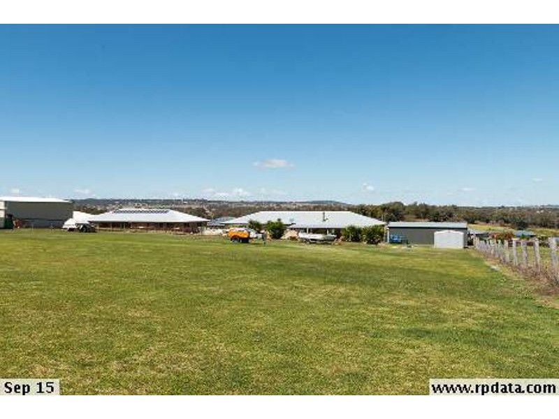 9 Commonwealth Crescent, Gowrie Junction QLD 4352
