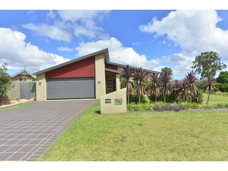 2 Prospect Terrace, Highfields QLD 4352