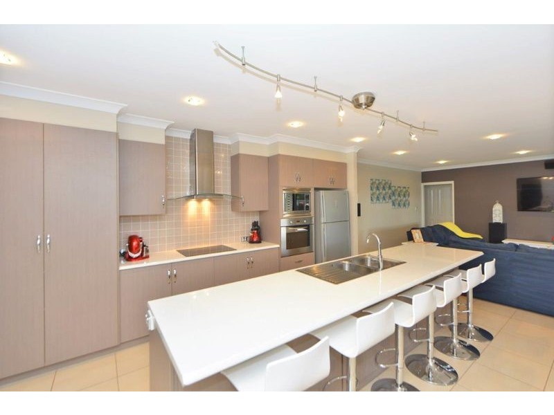 2 Prospect Terrace, Highfields QLD 4352