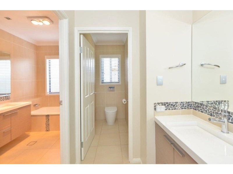 2 Prospect Terrace, Highfields QLD 4352