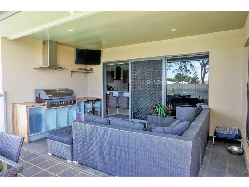 2 Prospect Terrace, Highfields QLD 4352