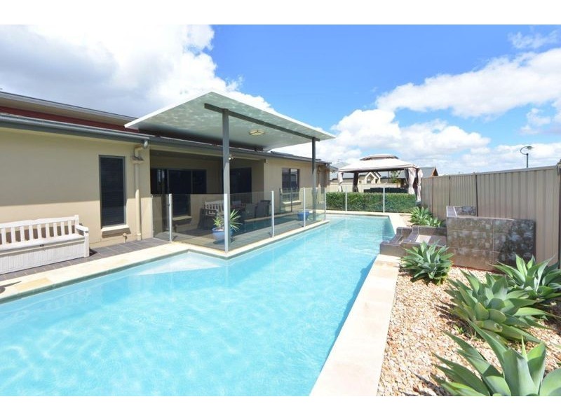 2 Prospect Terrace, Highfields QLD 4352