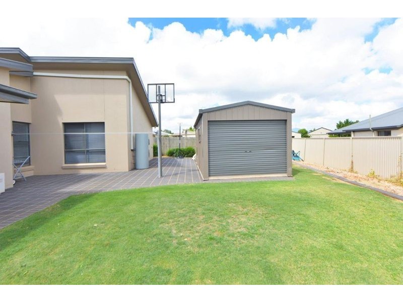 2 Prospect Terrace, Highfields QLD 4352