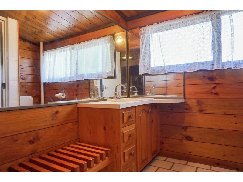 4 Wessex Street, Harristown QLD 4350