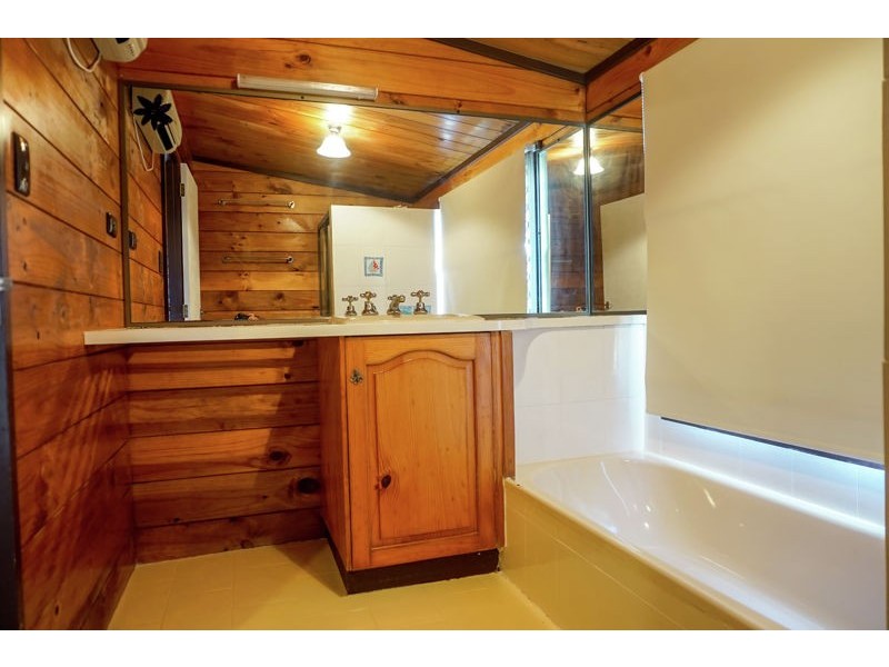 4 Wessex Street, Harristown QLD 4350