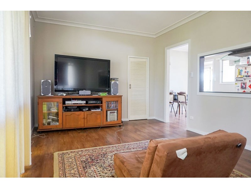 10 Hillside Street, Newtown QLD 4350