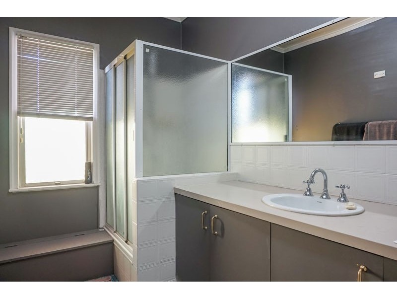 10 Hillside Street, Newtown QLD 4350