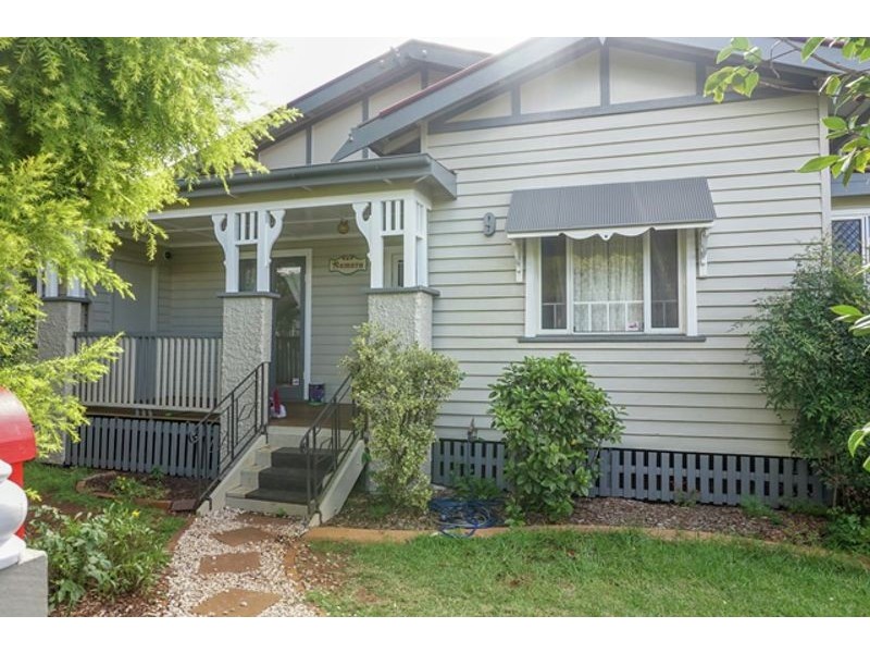 9 Clairmont Street, Newtown QLD 4350