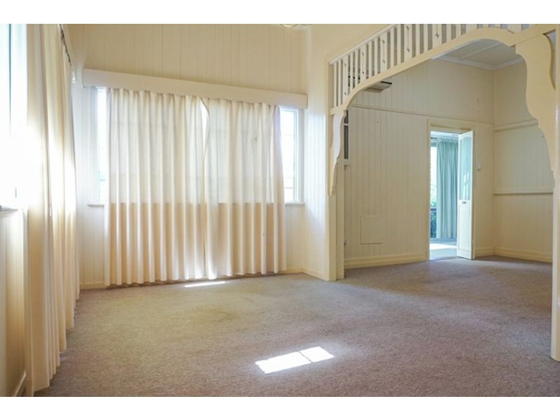 9 Clairmont Street, Newtown QLD 4350