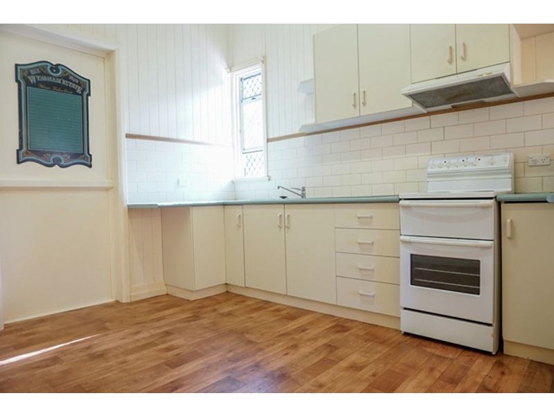 9 Clairmont Street, Newtown QLD 4350