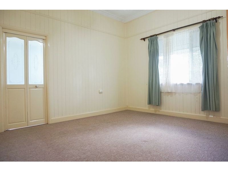 9 Clairmont Street, Newtown QLD 4350