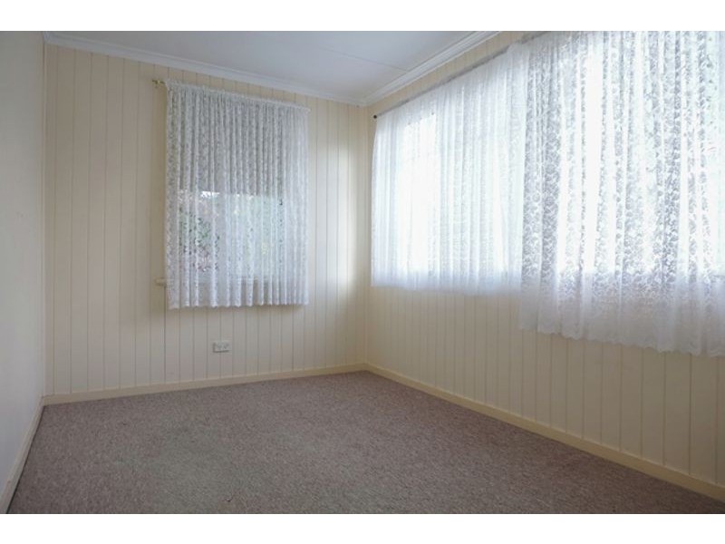 9 Clairmont Street, Newtown QLD 4350