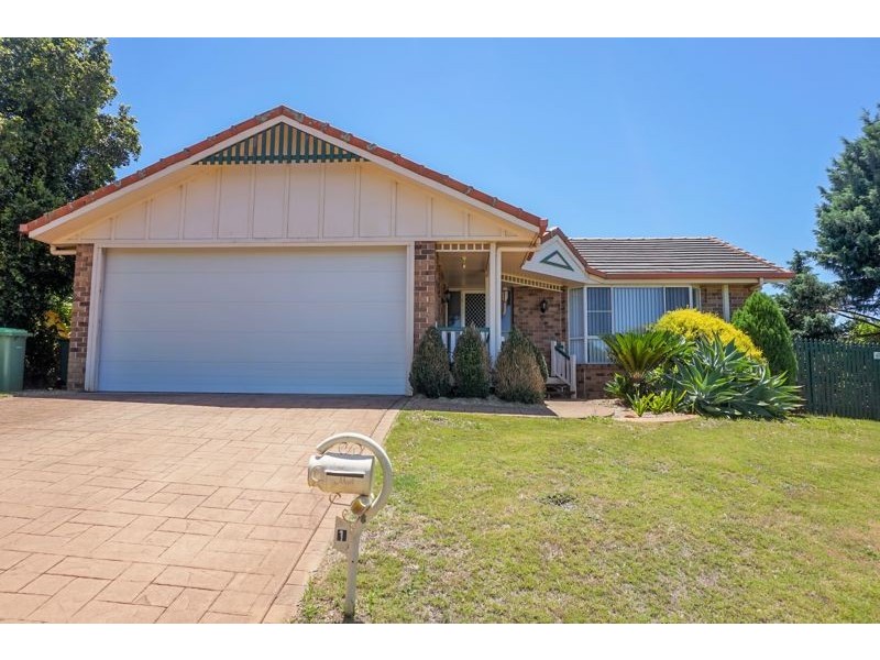 1 Swartz Street, Kearneys Spring QLD 4350