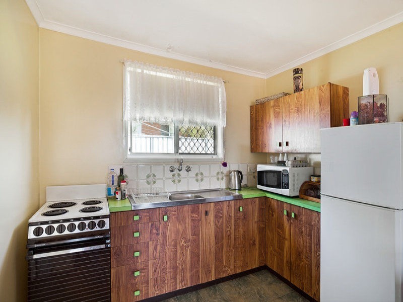 30 Esmond Street, Rockville QLD 4350