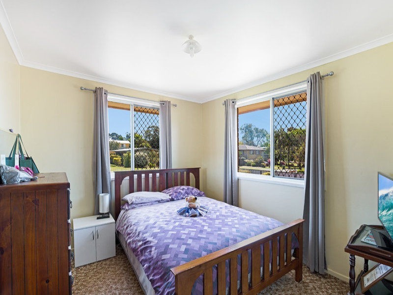 30 Esmond Street, Rockville QLD 4350