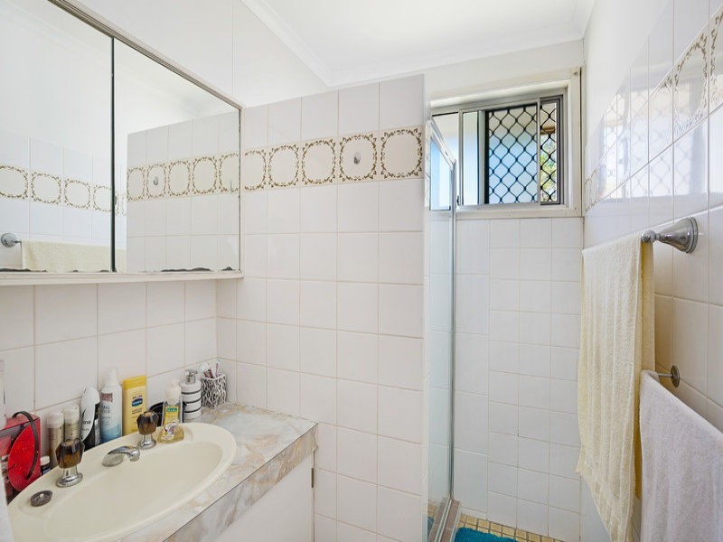 30 Esmond Street, Rockville QLD 4350