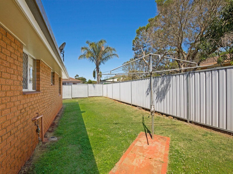 30 Esmond Street, Rockville QLD 4350