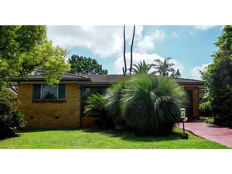 3 Greenbury Street, Rockville QLD 4350