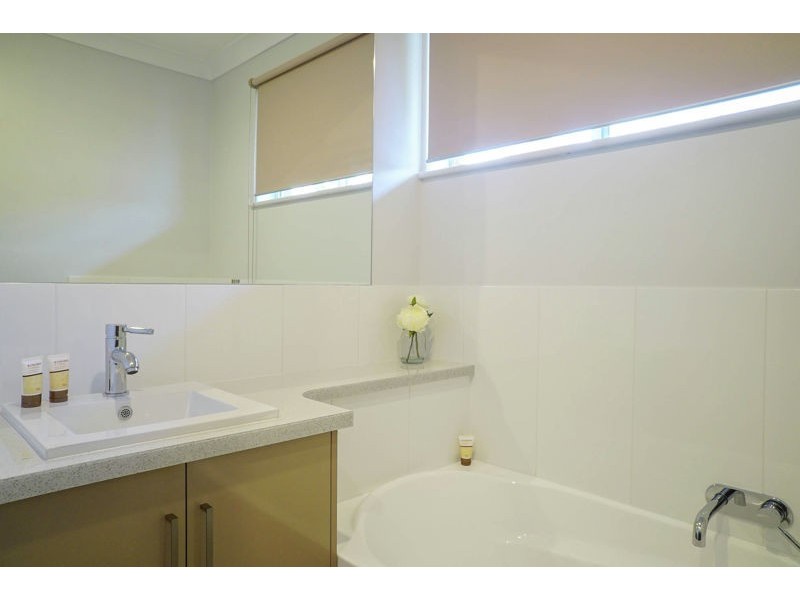 3 Greenbury Street, Rockville QLD 4350