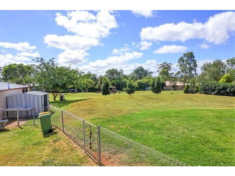 14 Highview Street, Meringandan West QLD 4352