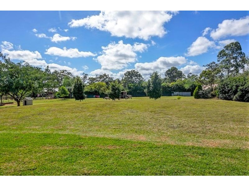 14 Highview Street, Meringandan West QLD 4352