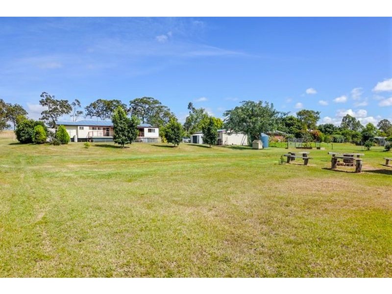 14 Highview Street, Meringandan West QLD 4352