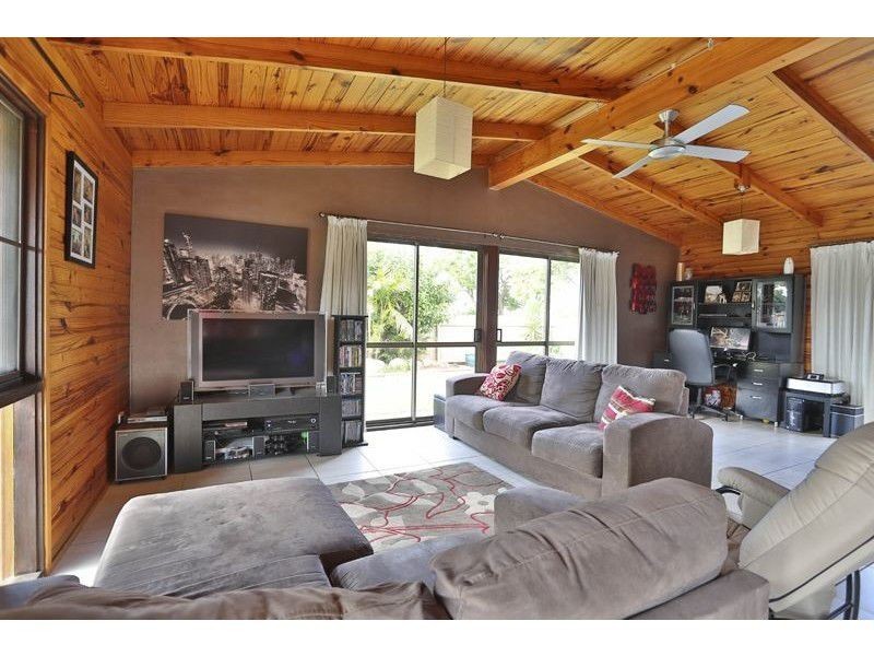 2 Pamela Street, Darling Heights QLD 4350