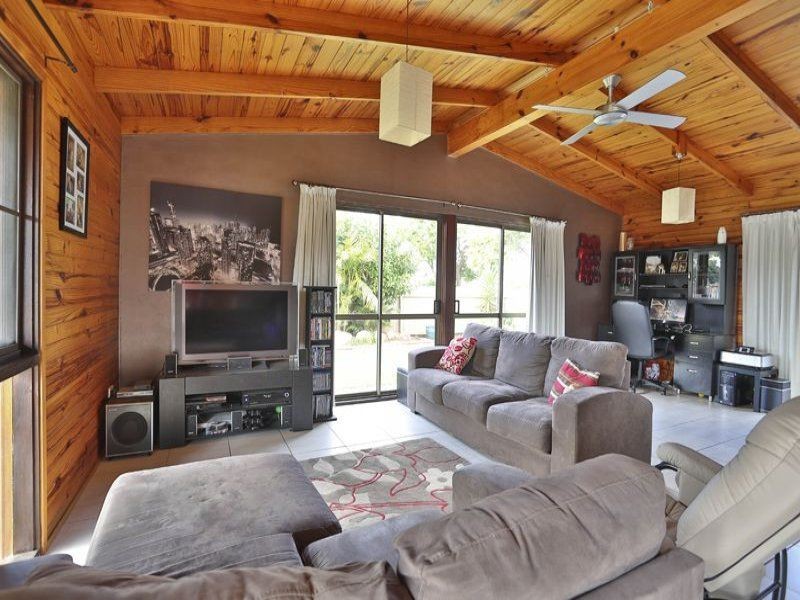 2 Pamela Street, Darling Heights QLD 4350