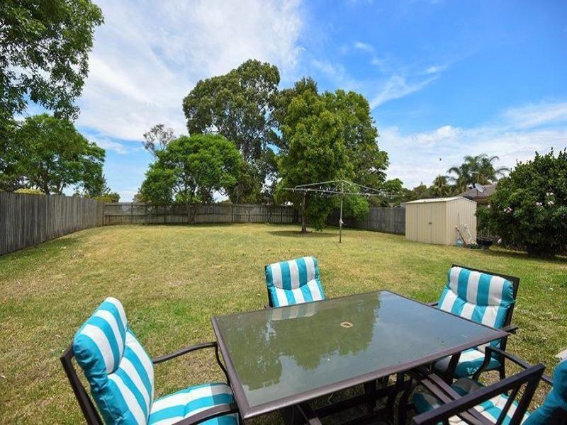 20 Charter Crescent, Rockville QLD 4350