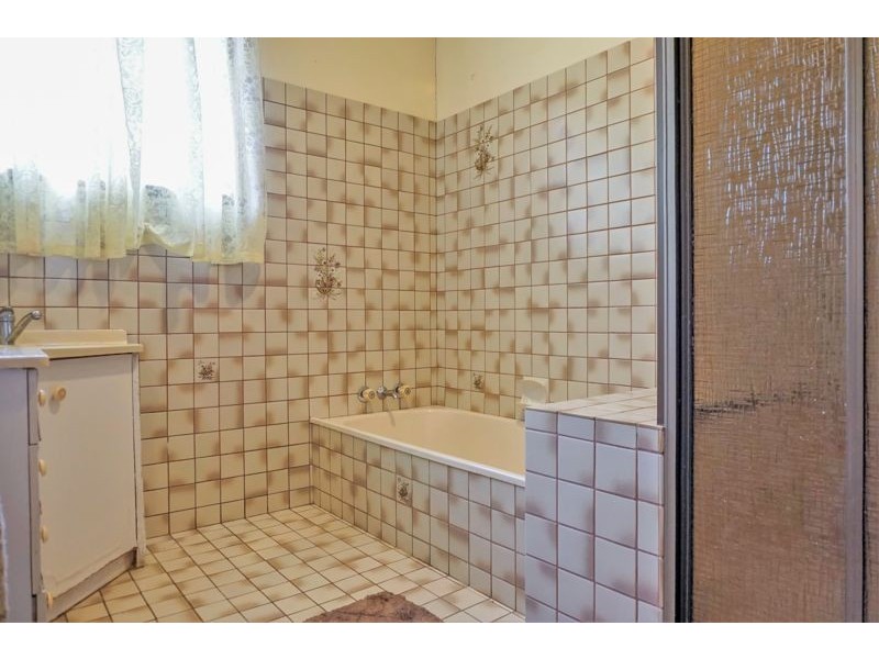 33a Murphys Creek Road, Blue Mountain Heights QLD 4350