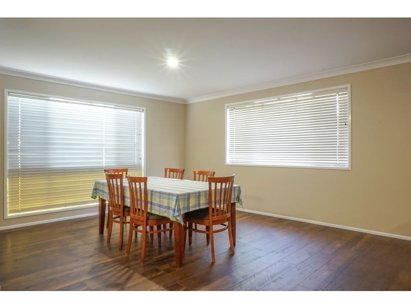 16 Hazel Street, Centenary Heights QLD 4350