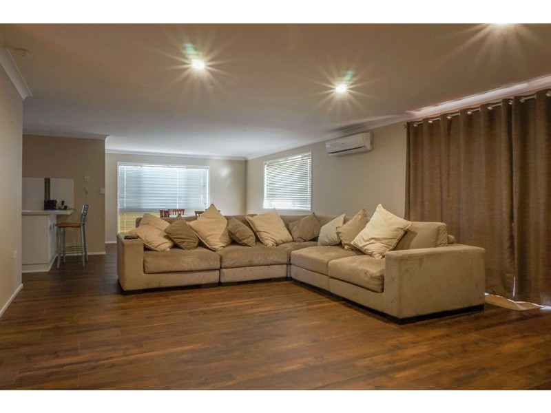 16 Hazel Street, Centenary Heights QLD 4350