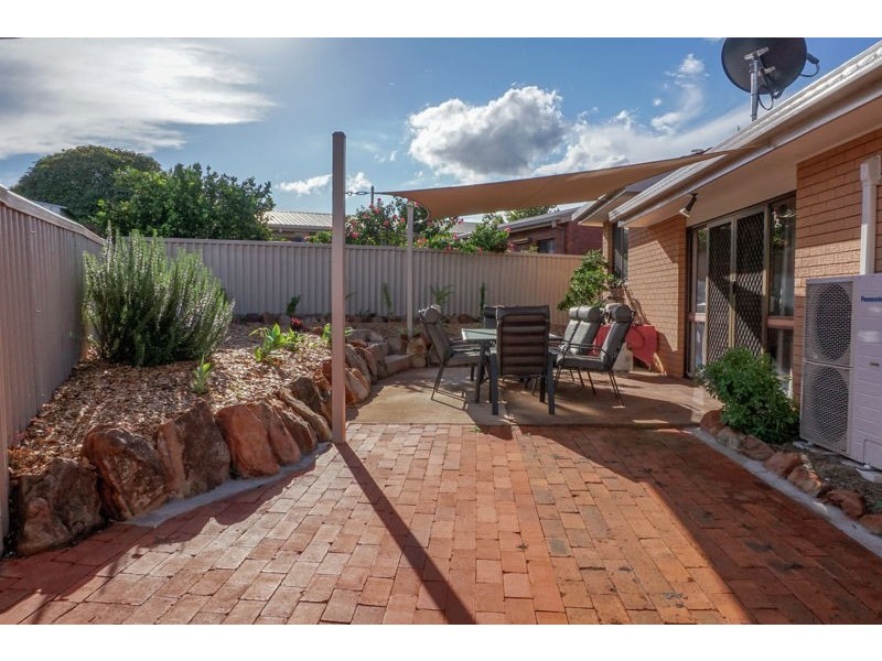 16 Hazel Street, Centenary Heights QLD 4350