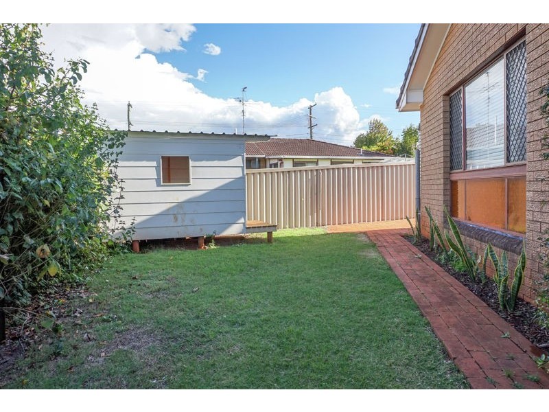 16 Hazel Street, Centenary Heights QLD 4350