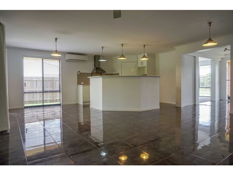 22 Smythe Drive, Highfields QLD 4352