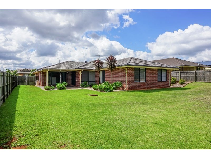 22 Smythe Drive, Highfields QLD 4352